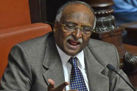 Congress Karnataka, karnataka congress no confidence motion, karnataka congress against Legislative Council Chairman DH Shankara Murthy, BJP defeated