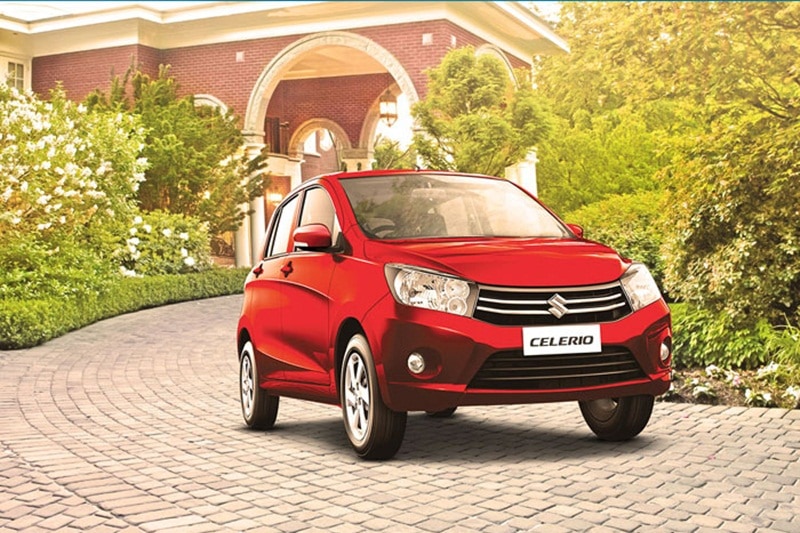 Maruti Suzuki Celerio: Maruti Suzuki Celerio with a petrol engine is another hatchback that provides impressive fuel economy.It is powered by a 998cc K10B engine that churns out 67 hp of power and 90 Nm of torque. The engine is mated to a 5-speed manual and automatic transmission and gives a fuel economy of 23.1kmpl.