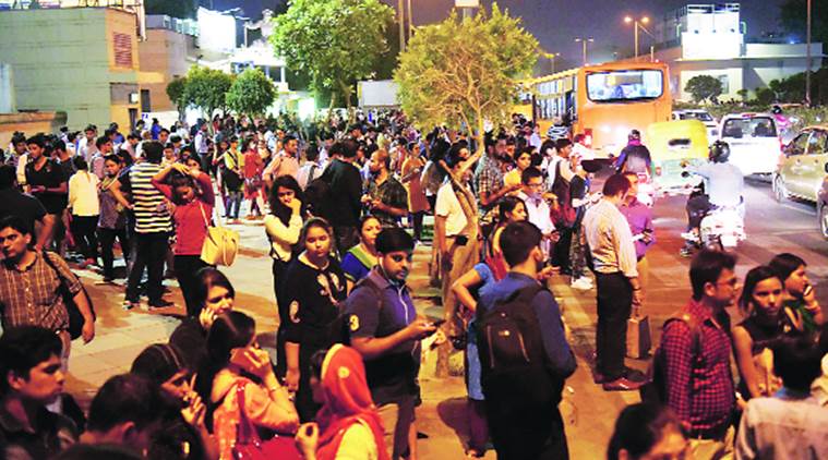 metro wire snap at Noida sector 15, Delhi metro latest, Delhi metro wire snapped, Noida sector 15 wire snapped, Blue line metro wire snapped, blue line wire faults, delhi metro latest updates