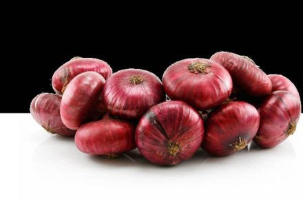 Dark red onions, Eating red onions, red onions, cancer, fight off cancer, cancer cell, Food Research International, fruits, vegetables, leaves, and grains, inflammation and fighting allergies