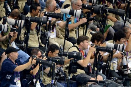 Clicking pictures, pros of taking pictures, effects of clicking pictures, sideeffects of clicking pictures, memory and clicking pictures, clicking pictures and memory relatiojn Clicking pictures, pros of taking pictures, effects of clicking pictures, sideeffects of clicking pictures, memory and clicking pictures, clicking pictures and memory relatiojn