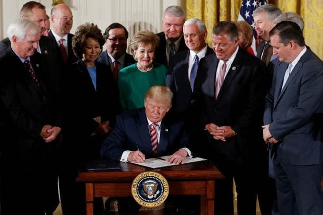 Trump to privatize air traffic control system, donald trump, privatize US air traffic control system, US Congress, Federal Aviation Administration, Trump's Rose Garden announcement, air traffic control, white house, russia