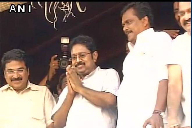 dinakaran meets sasikala, sasikala dinakaran,dinakaran meets sasikala in jail, TTV Dinakaran, TTV Dinakaran gets bail, TTV Dinakaran gets bail by HC, Tis Hazari Court, EC bribery case, Election Commission, Mallikarjuna, Nathu Singh, Sukesh Chandrasekhar, AIADMK, AIADMK symbol row