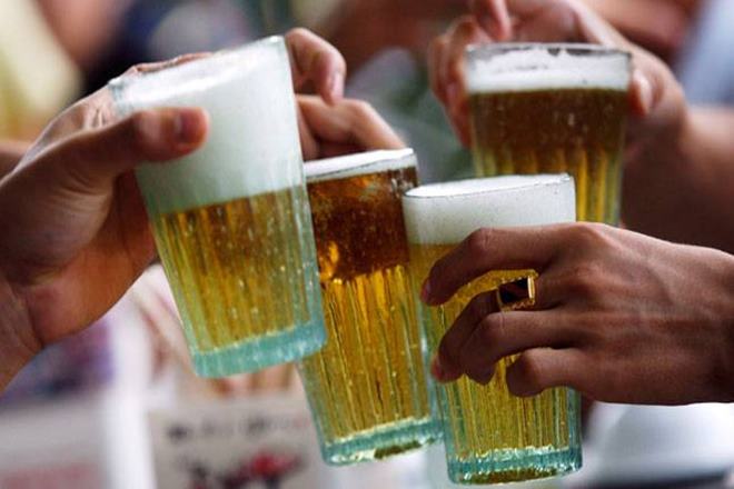 effects of alcohol, alcoholic, drinking alcohol, brain health, alcohol effect brain, brain scan