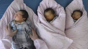 birth rate in japan, declining birth rate in japan, below 1 million babies in 2016, japan's demographic challenges, fewest babies in japan since 1899, japan labor ministry data