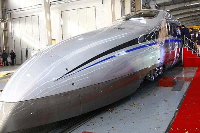 China's fastest bullet train, bullet train, CR400AF, maximum speed, 400 kmph, Beijing-Shanghai line, China, Beijing South Railway Station, china, Shanghai