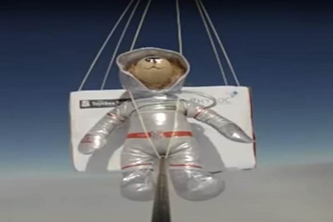 Teddy bear, Helium ballon, UK, Boley Hill, Kent, UK Teddy bear, Helium ballon, UK, Boley Hill, Kent, UK