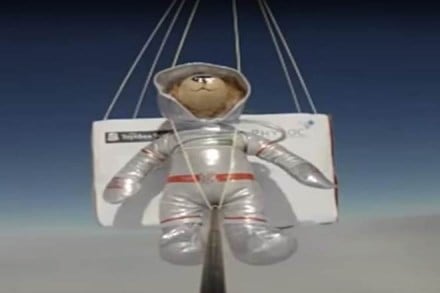 Teddy bear, Helium ballon, UK, Boley Hill, Kent, UK Teddy bear, Helium ballon, UK, Boley Hill, Kent, UK