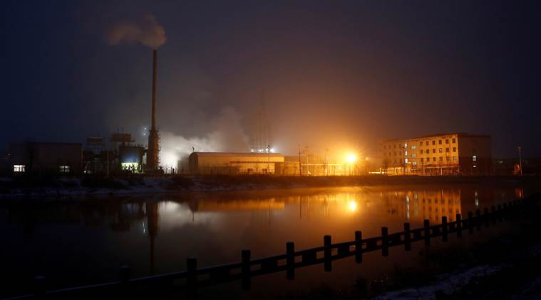 China stocks fall on weaker factory activity survey