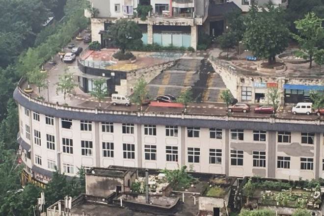 Social media, Chongqing, China, rooftop, architecture, smart city, urban planning, town planning, railway station Social media, Chongqing, China, rooftop, architecture, smart city, urban planning, town planning, railway station