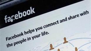 thai man jailed, Facebook posts, royal family a watchdog, posting pictures on facebook, UN's human rights, Chiang Mai, Wichai, Bangkok military court, bangkok news