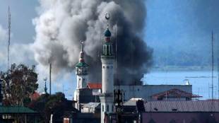 Civilians, Philippine, Islamist militants, government troops, rebel fighters, sex slaves, loot homes, Philippine, Civilian held hostages