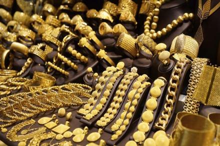 Gold rebounds on global cues, jewellers buying; silver flat
