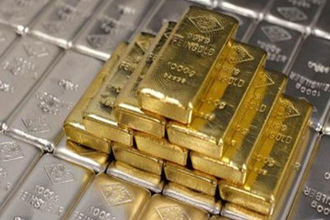 Gold futures climb Rs 33; Silver futures up Rs 157 on firm global cues
