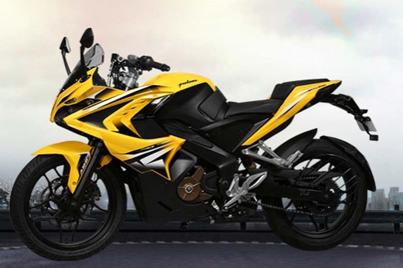 Bajaj Pulsar RS200: The Pulsar RS200 is powered by a 199.5cc fuel injected and liquid-cooled engine that produces 24.5 bhp and 18.6 Nm of torque. The RS200 is available in three colours. It is priced at Rs 1.38 lakh (ex-showroom, Delhi). A dealer in Noida has confirmed to us that the GST discount on the RS200 is Rs 2700.