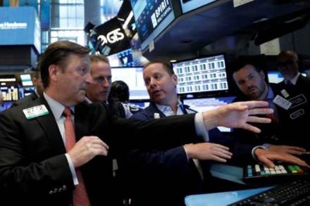 Wall Street rises on oil rebound, Oracle shares rise, health stocks, Republicans repeal Obamacare, energy sector, oil prices