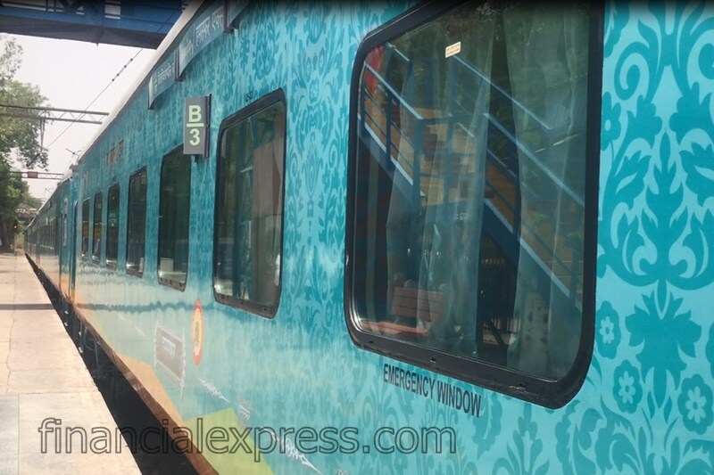 Humsafar Express, Humsafar Express features, Humsafar Express photos, Humsafar Express review