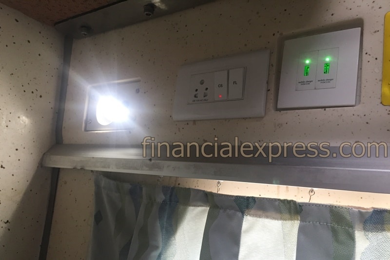 Humsafar Express, Humsafar Express features, Humsafar Express photos, Humsafar Express review