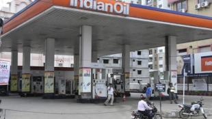 Indian Oil Corp, IOC, crude oil prices, petroleum orices, oil sales, oil prices, singapore oil prices