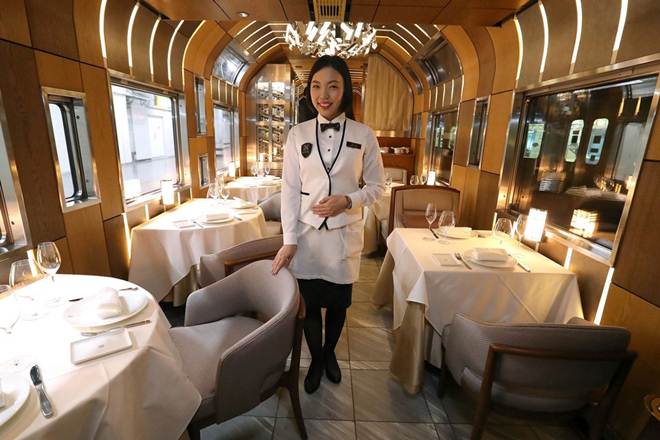 Japans latest super-deluxe train, The Twilight Express Mizukaze, The Twilight Express, Twilight Express, luxury train, luxury train of japan, japan trains, new trains, lates news, latest updates, japan transportation, japan latest news