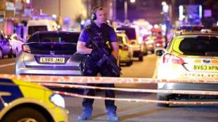 London, London terror attack, Londoners bearing flowers, messages of solidarity, terror attack, London attack, prayers at a mosque, Islamic extremists