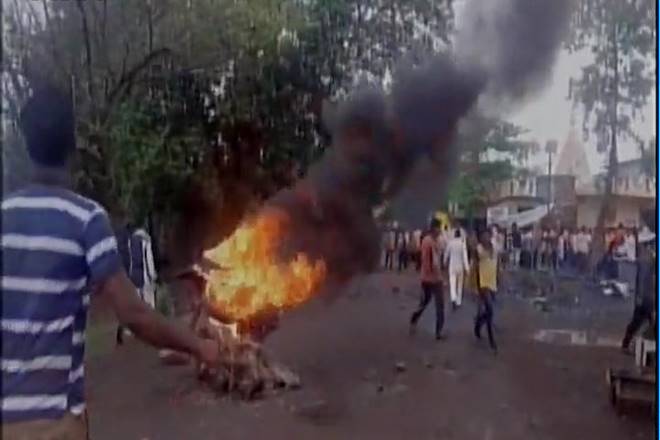 maharashtra farmers protest, maharashtra farmers protest live, maharashtra farmers, thane, kalyan, Thane Badlapur highway, airport, devendra fadnavis, bjp, maharashtra police maharashtra farmers protest, maharashtra farmers protest live, maharashtra farmers, thane, kalyan, Thane Badlapur highway, airport, devendra fadnavis, bjp, maharashtra police