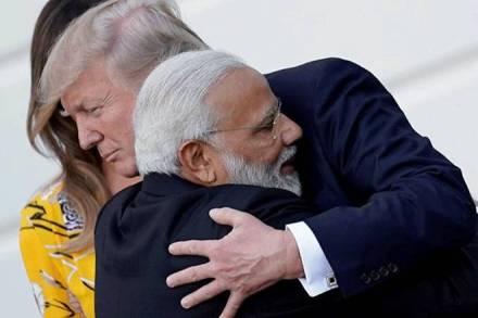 modi trump hug, narendra modi, donald trump, modi us visit, Washington Post, new york times, cnn, wall street journal, wsj