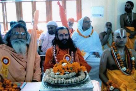 shankracharya, shankracharya sumeru peeth, sumeru peeth cow, behade those who slaughter cows, people who slaughter cows, cow slaughter