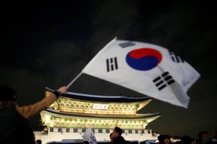 south korea, south korea package for jobs, south korea jobs and welfare, Moon Jae-in, south korea 10 billion dollar package