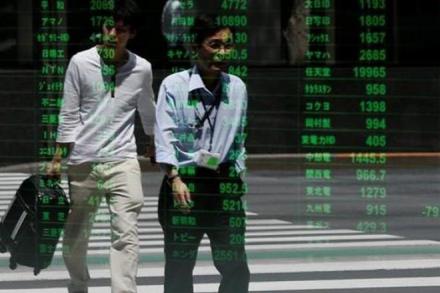 South Korean stocks hover near record high, won flat