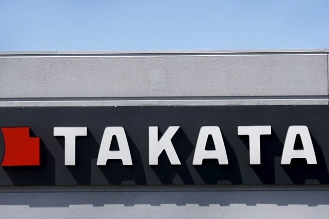 Airbag maker Takata dives 25% on bankruptcy fears
