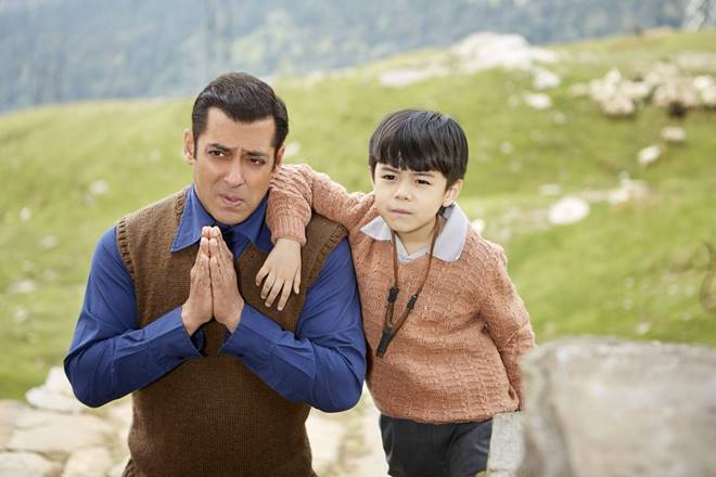 Tubelight, Tubelight collection, Tubelight collection prediction, tubelight prediction, Tubelight collections, Tubelight box office, Tubelight box office collections, salman khan, salman khan tubelight, salman khan new movie, salman khan collection prediction, when is tubelight releasing, tubelight trailer, tubelight videos, entertainment news