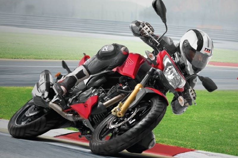 TVS Apache RTR 200 4V: The price tag on an RTR 200 4V before GST was Rs 1,05,609, and now with GST applicable the price has been lowered to Rs 1,01,304. It is powered by a 197.75 cc single-cylinder, liquid-cooled engine that makes 20.7 bhp and 18.1 Nm of torque.