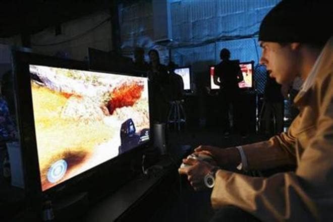 Playing video games helps you develop skills required for higher education, gaming improves student communication skills, student resourcefulness, student adaptability, University of Glasgow UK