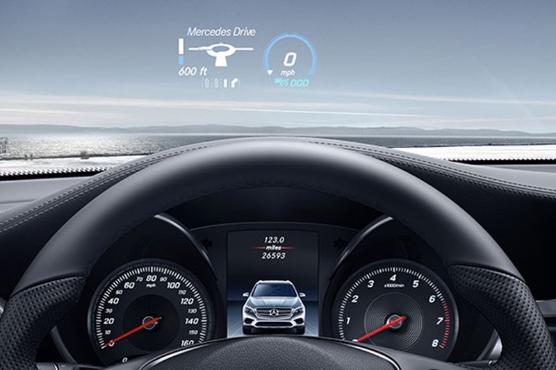 The instrument cluster is a twin pod unit separated by a centrally mounted digital display. The front windscreen gets a HUD with navigation to ensure that the driver does not have to take his eyes of the road.