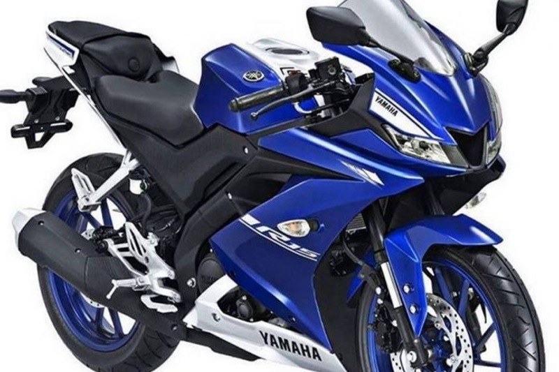 Yamaha YZF R15 V3.0: Yamaha will update their R15 with an improved engine and some cosmetic updates this year in India. The YZF R15 V3.0 will carry the same 149 cc liquid-cooled, four-stroke, single cylinder engine, which also powers the current R15 V2.0 model, however, it will be tuned to churn out better power and will be paired to an improved six-speed transmission. The current model produces 16.7 hp of power and 15 Nm of torque but the new one is expected to produce around 19 hp. Expected launch: late-2017 Expected price: Rs 1.30 lakh (ex-showroom)