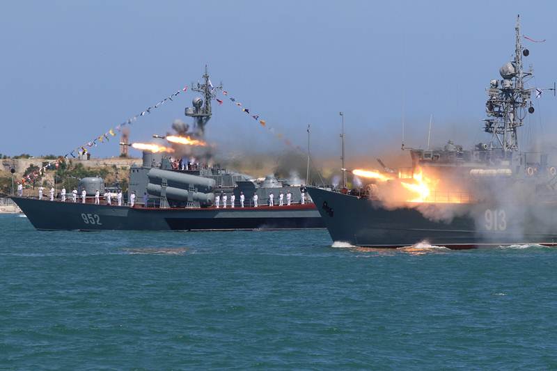 russia, sussian navy day, navy day parade russia, navy day russia, Vladimir Putin, nacal display, warships, submarines, Vladimir Putin russia, President Vladimir Putin, Neva River naval display, Syrian base, Tartus, russia news