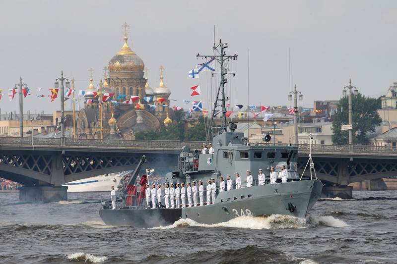 russia, sussian navy day, navy day parade russia, navy day russia, Vladimir Putin, nacal display, warships, submarines, Vladimir Putin russia, President Vladimir Putin, Neva River naval display, Syrian base, Tartus, russia news
