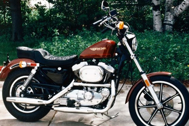 Two years later the XL1000V Seventy-Two brought the chopper appeal to the Sportster range once more, alongside the more laid-back custom style of the XL1200C. All four bikes referenced the Sportsters of the late ‘50s and ‘60s that, themselves, had taken their styling cues from even earlier in the last century. The Iron 883 and Forty-Eight were heavily revised with upgraded suspension and ABS braking in 2016.