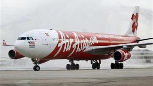 AirAsia, air asia flight grounded, air asia bird strike, air asia brisbane, malaysian budget carrier air asia, australia, malaysia