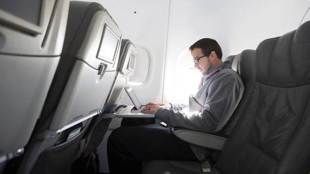 air travelling tips, comfortable air travelling, how to make air travelling comfortable, tips for air travelling