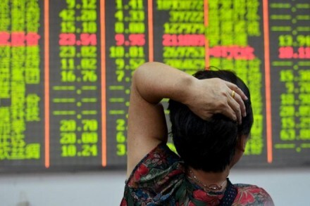 Insurers lead China blue-chips higher, Hong Kong steadies