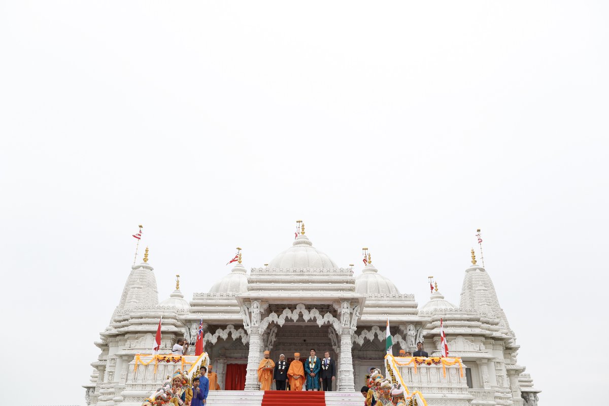 Justin Trudeau, Canadian Prime Minister, Mayor John Tory, Mahant Swami Maharaj, BAPS Shri Swaminarayan Mandir, Bochasanwasi Shri Akshar Purushottam Swaminarayan Sanstha, Ministry of External Affairs, Vikas Swarup, United Nations