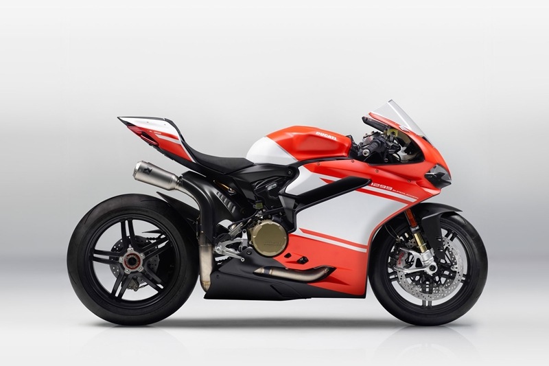 Taking the title of most expensive bike in India from the H2R is another Panigale but this time it's the 1299 Superleggera. Amazingly one’s already been delivered here. The Superleggera is literally the pinnacle of two-wheeler missile technology, but it will cost you and dearly, it retails at 1.29 crore (ex-does it really matter?)