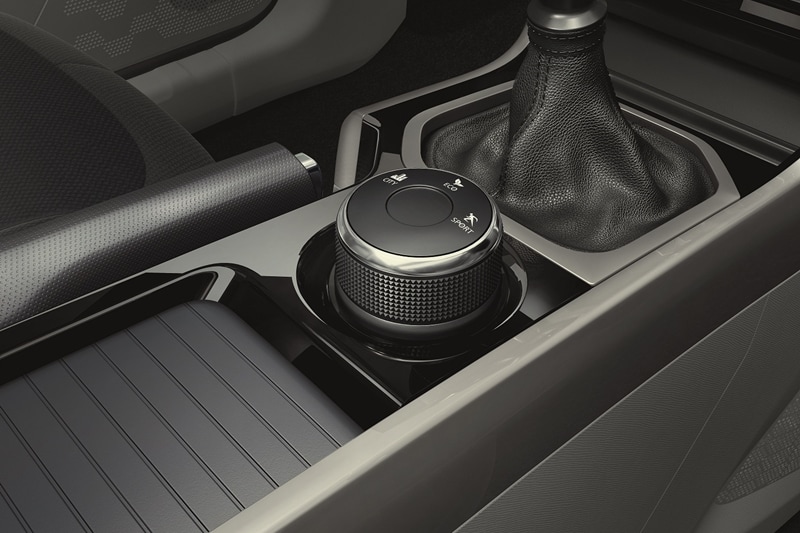 Multiple Drives Modes: Now the Nexon will come with multiple driving modes that allow you to change the characteristics of the engine. An Eco mode that maximises fuel efficiency, a City driving mode that changes the map to deliver torque at the bottom end of the powerband to allow the Nexon to zip through traffic with ease. And finally the Sport mode, which cranks everything up to max at the cost of fuel efficiency of course.
