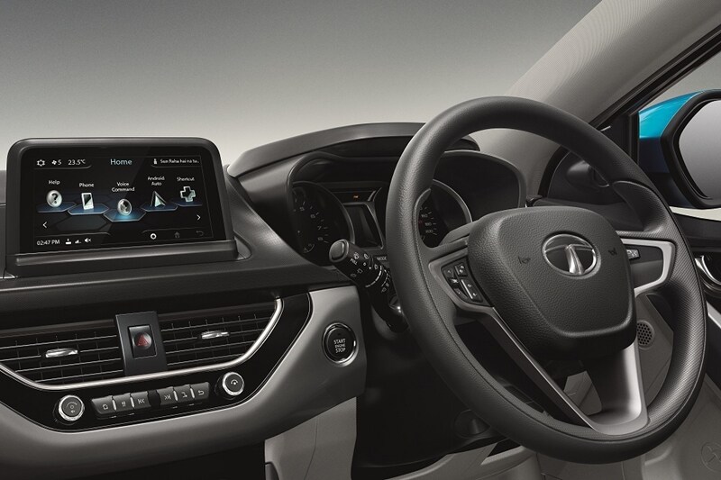 The nexon also gets a centrally mounted 6.5 inch HD display with a touchscreen, that is reminiscent of the german manufacturers. Tata also say that this will help reduce “eye-off road time” time to increase safety of usage.