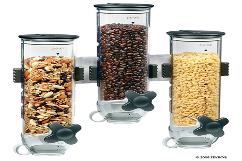gadgets, lifehack gadgets, kitchen space gadgets, kitchen gadgets, kitchenware gadgets, daily life hacks, cooking hacks, an egg separator, measuring cup, new technology