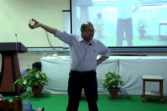 HC Verma, HC Verma retires, HC Verma story, HC Verma retire, HC Verma twitter, twitter on HC Verma, HC Verma news, IIT professor, Famous IIT professor, Quantum Physics