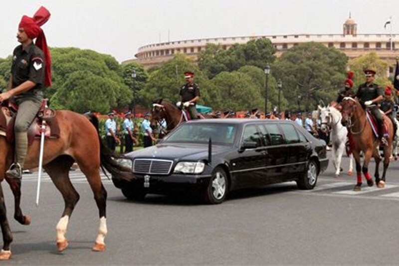 Pranab Mukherjee had the S-guard version of the Mercedes Benz S-Class S600 Pullman limousine at his service. It was heavily fortified to withstand fire from small arms and grenades, and the air intakes on it could be shut off to escape a chemical attack. It is is powered by a 5.5 liter twin turbo petrol engine, and uses run flat tyres. (Image: Rushlane)