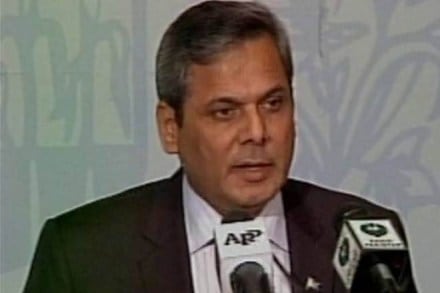 Pakistan believes in resolving all issues through dialogue, he said, pointing out that the UN chief, the US President, the Chinese leadership and others have offered to play a role in resolving the Kashmir issue. (IE) Pakistan believes in resolving all issues through dialogue, he said, pointing out that the UN chief, the US President, the Chinese leadership and others have offered to play a role in resolving the Kashmir issue. (IE)